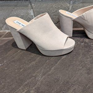 Steve Madden Stonnes Platform Slide in Bone Suede
